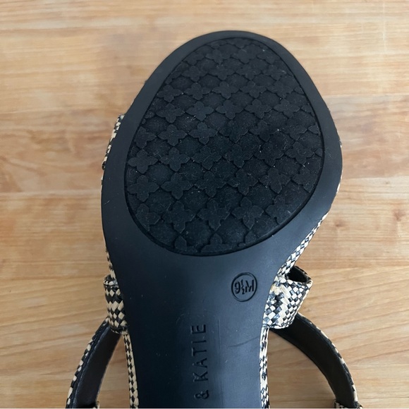 Kelly & Katie Woven Sandal 9.5 - Picture 2 of 5